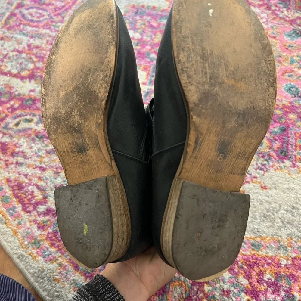 Black boots - Picture 2 of 4